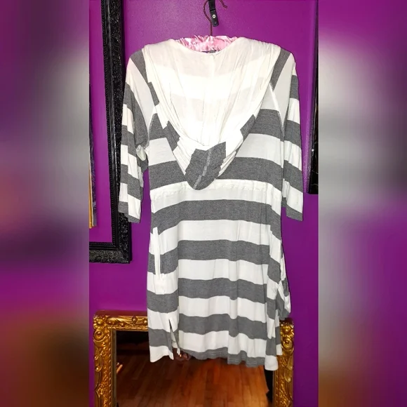Kenneth Cole Reaction Soft Cotton Summer Dress. Deep V Neck. Grey & White. Small - Picture 3 of 7
